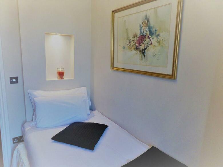 Lancaster Court Hotel