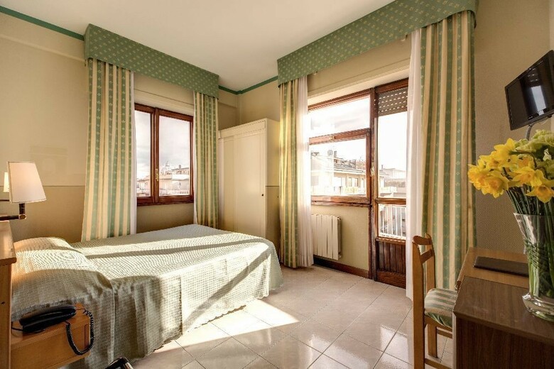 Hotel Pacific