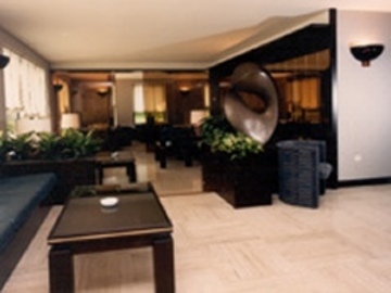 Club Hotel