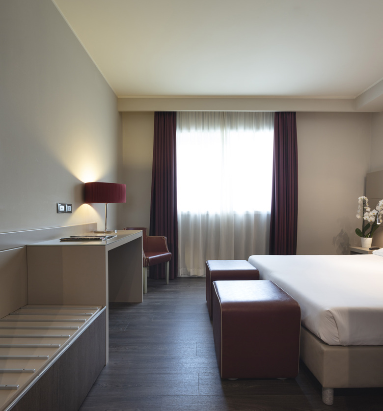 Smart Hotel Holiday