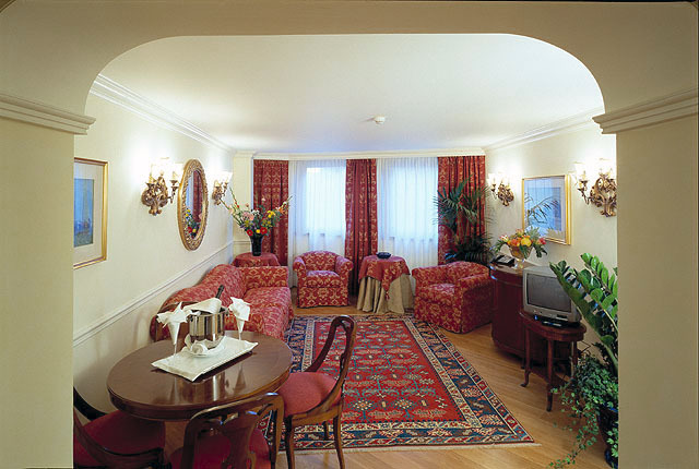 Hotel San Marco Luxury � Torre Dell�orologio Suites