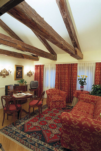 Hotel San Marco Luxury � Torre Dell�orologio Suites