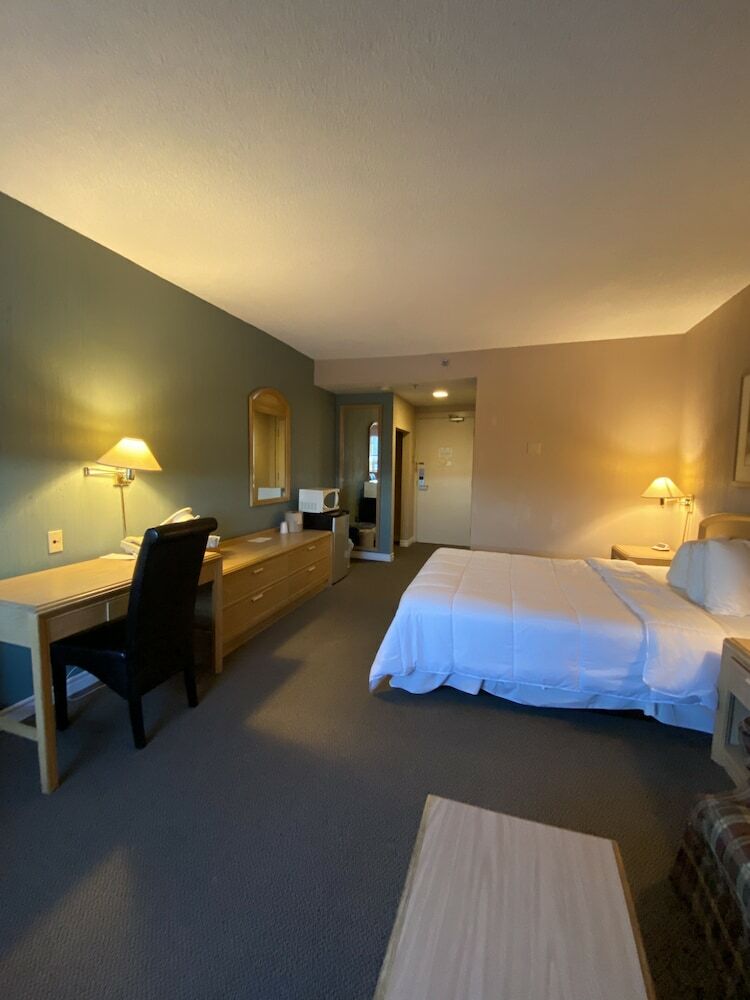 Hotel Riverside Resort  Conference Center