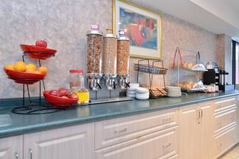 Hotel Lexington Inn & Suites - Windsor On Canada