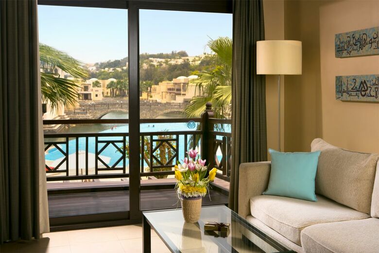 Hotel The Cove Rotana Resort
