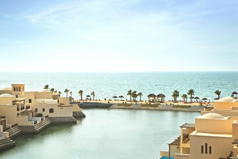 Hotel The Cove Rotana Resort