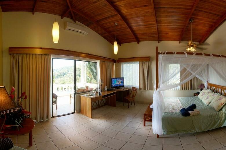 Hotel Cristal Ballena Resort