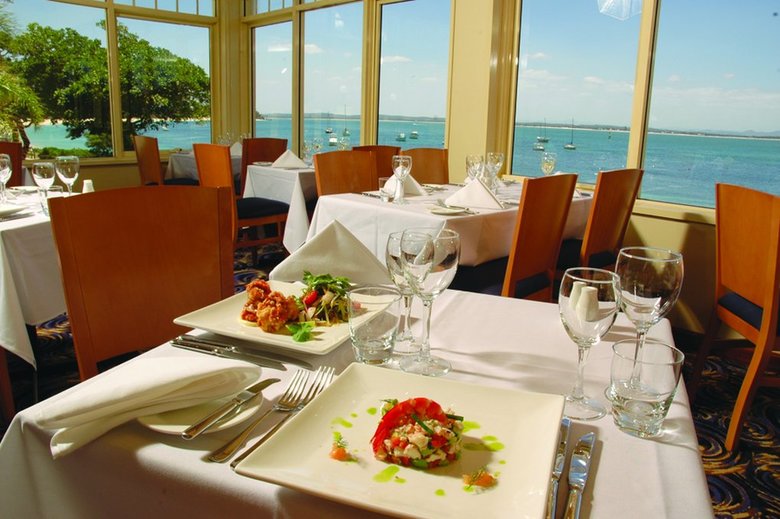 Hotel Shoal Bay Resort And Spa