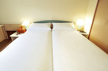 Hotel Ibis Bragan�a (.)