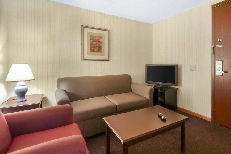 Hotel Quality Inn & Suites