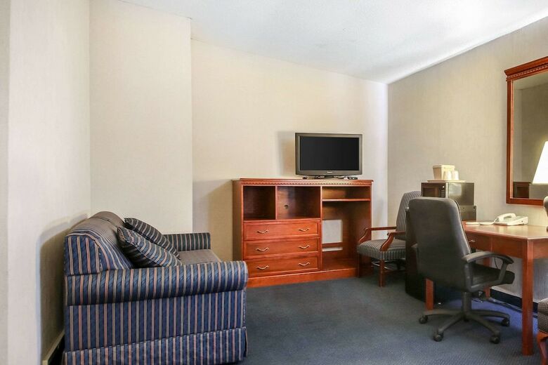 Hotel Quality Inn & Suites