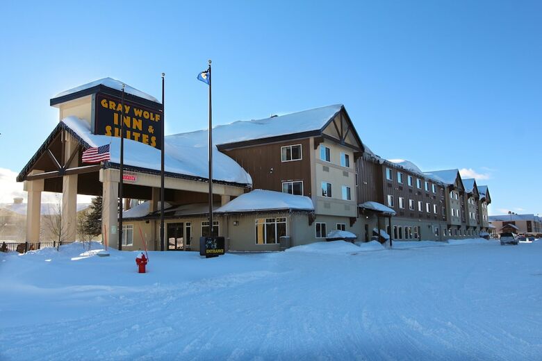 Hotel Gray Wolf Inn And Suites
