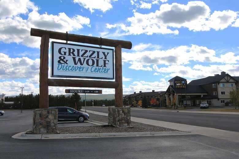 Hotel Gray Wolf Inn And Suites
