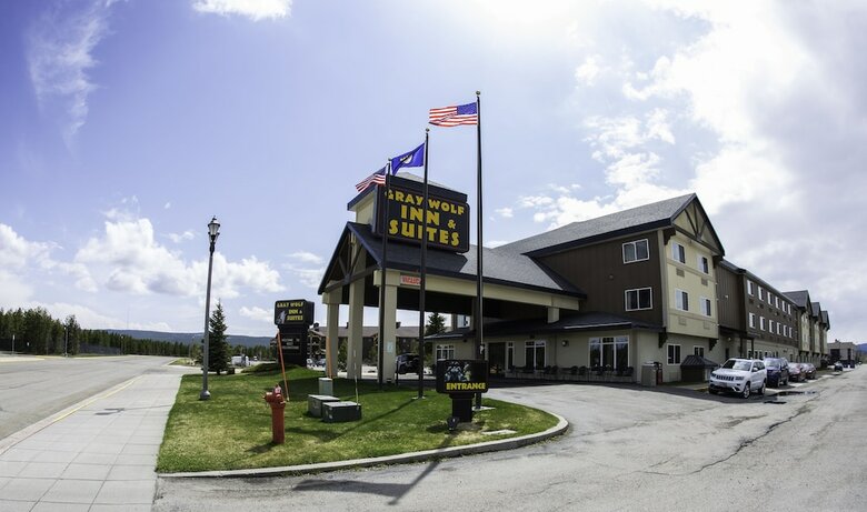 Hotel Gray Wolf Inn And Suites