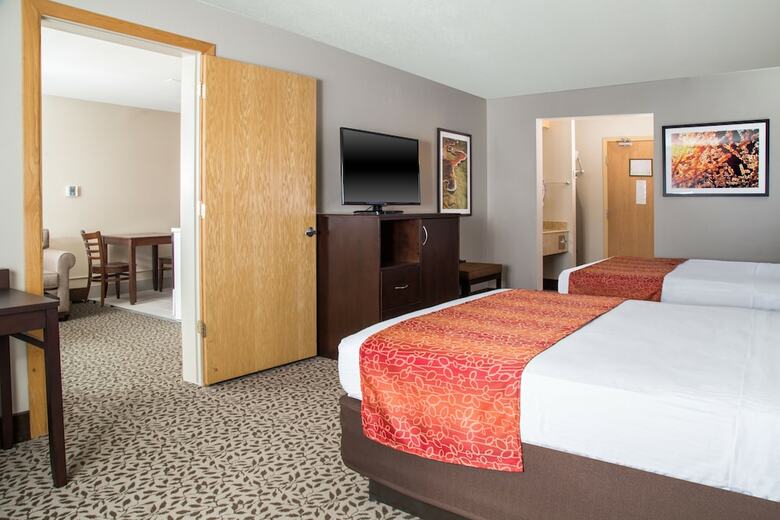 Hotel Gray Wolf Inn And Suites