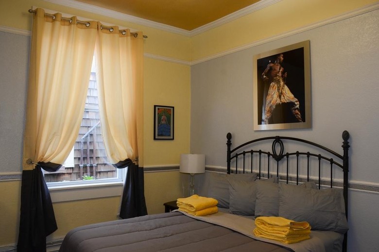 Encore Express Hotel