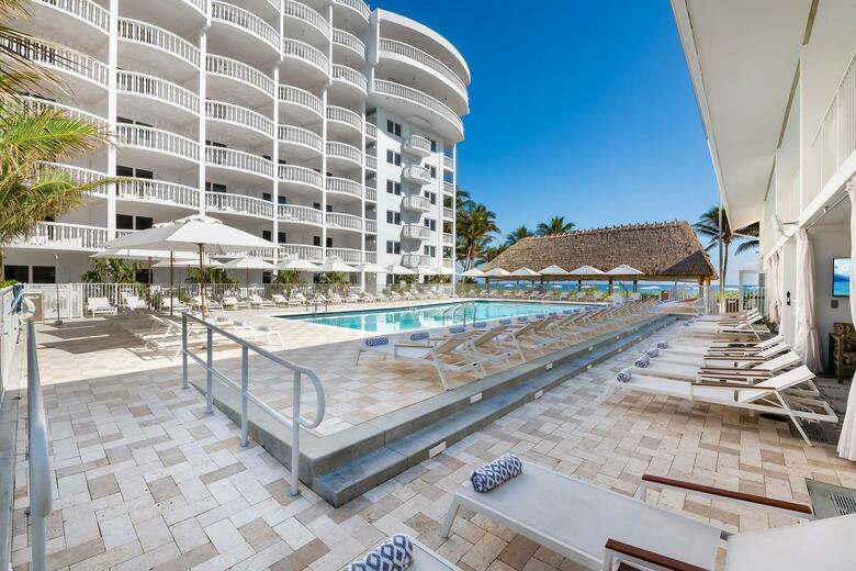 Hotel Beachcomber Resort & Villas