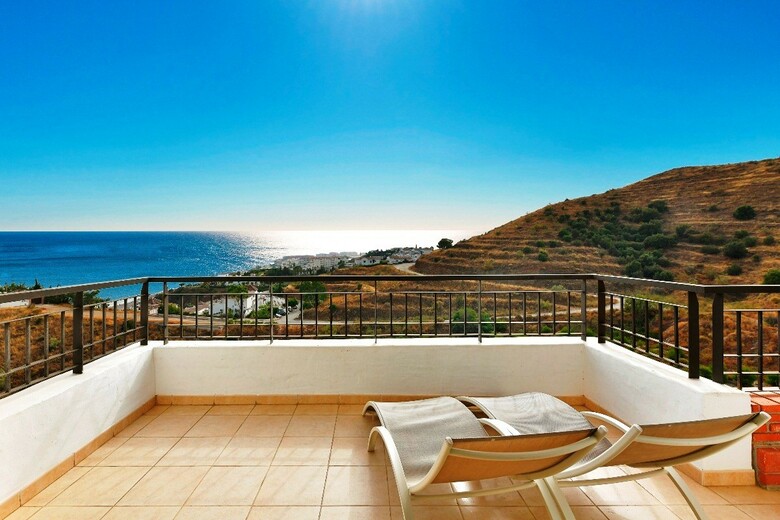 Apartamentos Ol�e Nerja Holiday Rentals By Fuerte Group
