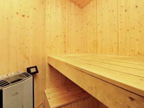 Four-bedroom Holiday Home In Bl�vand 36