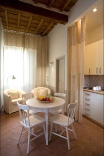 Residencia Florence Apartments