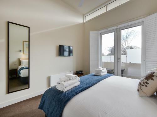 Boutique Stays - Maple On Kent, Glen Iris Townhouse