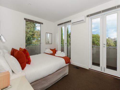 Boutique Stays - Maple On Kent, Glen Iris Townhouse