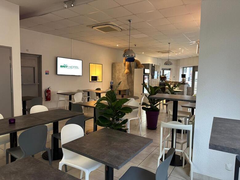 Brit Hotel Confort Nevers Centre Gare