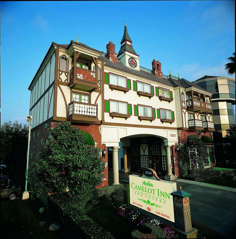 Hotel Camelot Inn And Suites