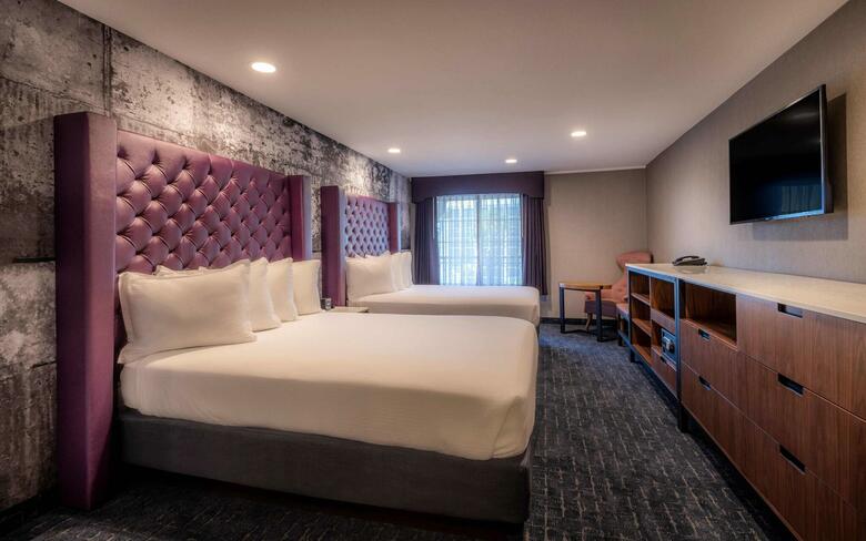 Hotel Camelot Inn And Suites