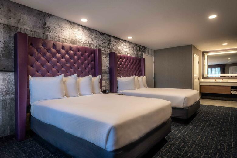 Hotel Camelot Inn And Suites