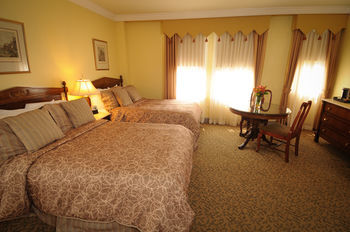 Clarion Hotel Peabody Court