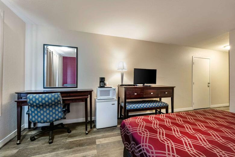 Hotel Econo Lodge Bay Breeze