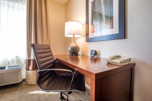 Hotel Comfort Suites West