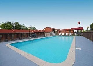 Hotel Econo Lodge North