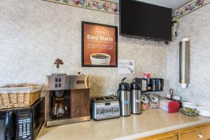 Hotel Econo Lodge North