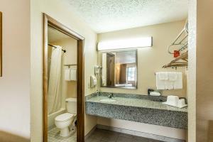 Hotel Econo Lodge North