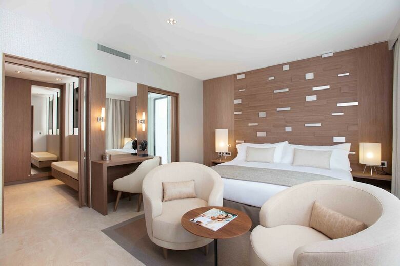 Hotel The Oasis By Don Carlos Resort