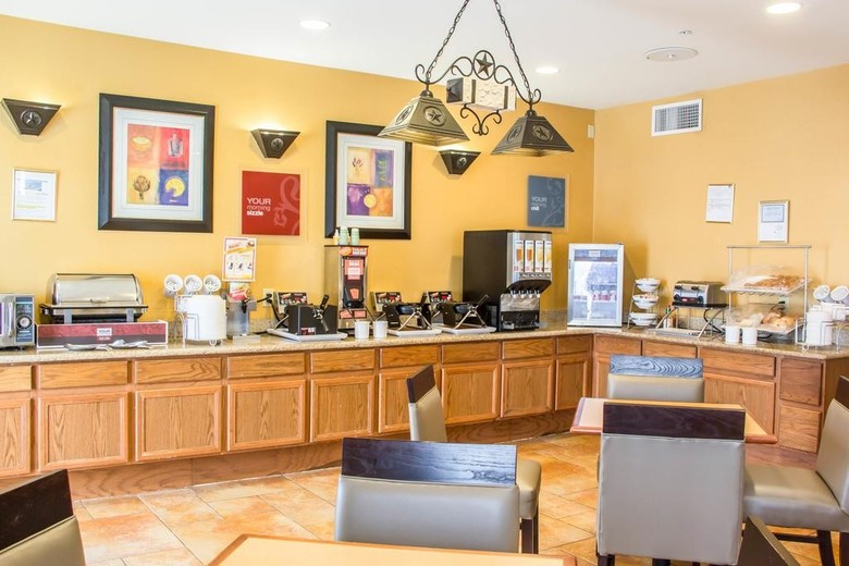 Hotel Comfort Suites Near Seaworld