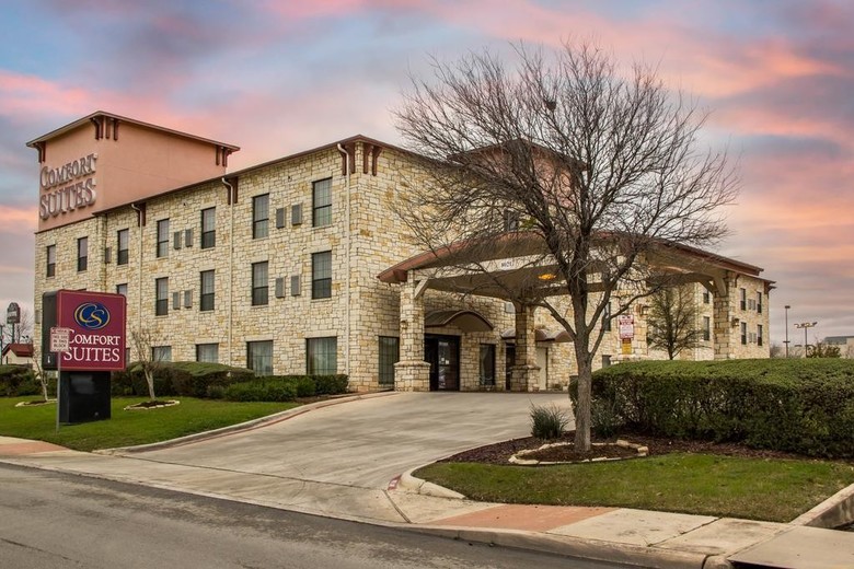 Hotel Comfort Suites Near Seaworld