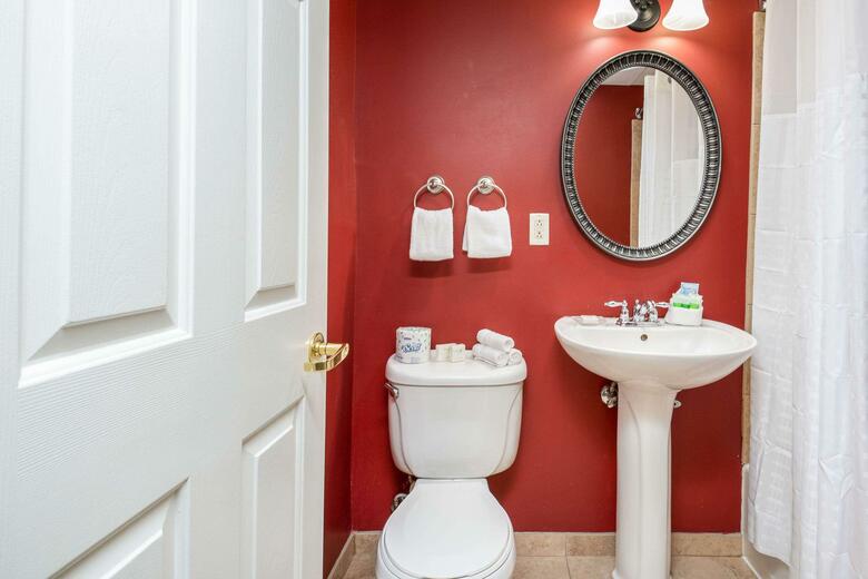 Clarion Collection Hotel Arlington Court Suites
