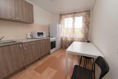 Apartamento Kvartira Posutochno Vysotnaya 2