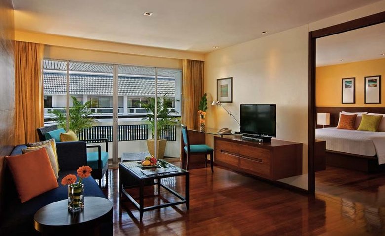 Hotel Courtyard By Marriott Phuket At Patong Beach