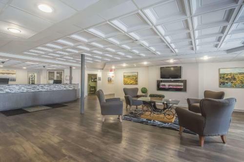 Hotel Quality Inn West Harvest