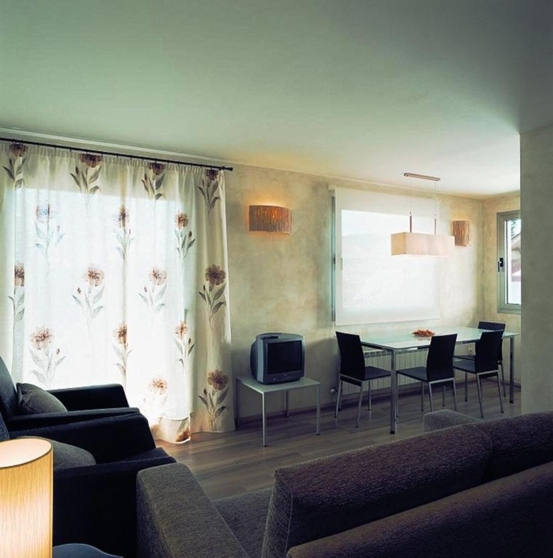 Apartamentos La Torreta Del Llac