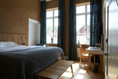 Alte Apotheke Hotel Und Cafe