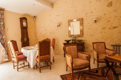 Bed & Breakfast Les Chambres D'h�tes De Ch�teau Vieux Robin