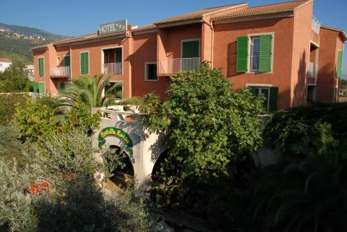 Hotel Castellu Rossu