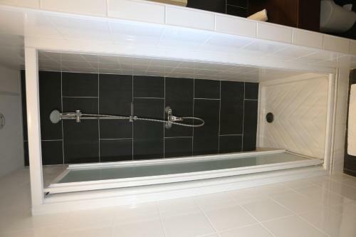 Apartamento O'sullivans Bar And Hotel