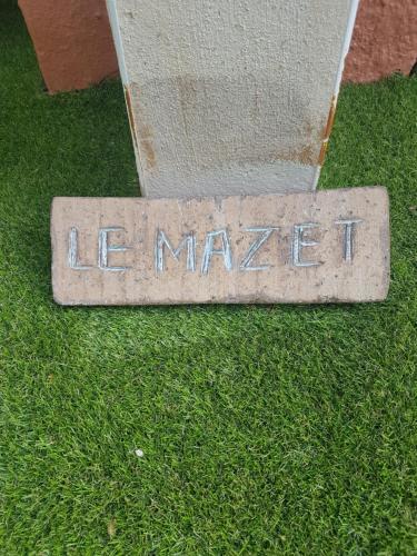 Hotel H�tel-restaurant "chez Carri�re"