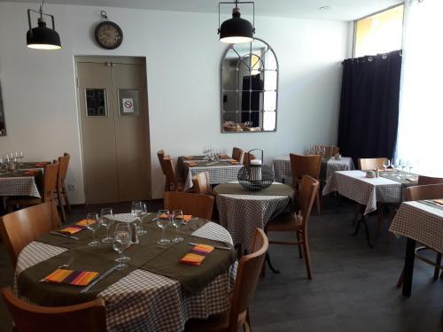 Hotel H�tel-restaurant "chez Carri�re"